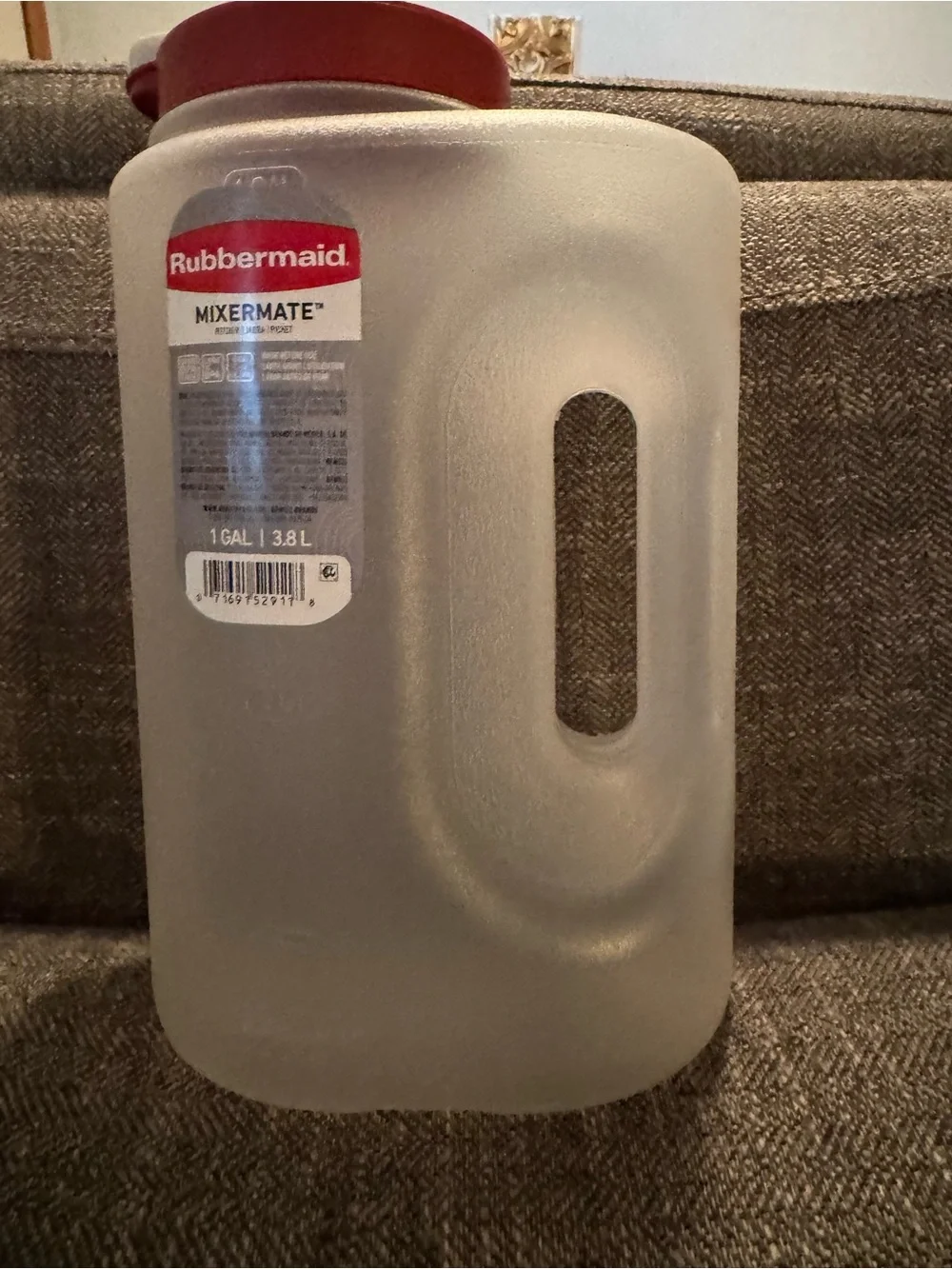 Rubbermaid Frosted White Mixer Pitcher with Red Screw Lid 1 gallon New